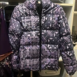 Stylish Women's Patterned Puffer Jacket - Purple and Black